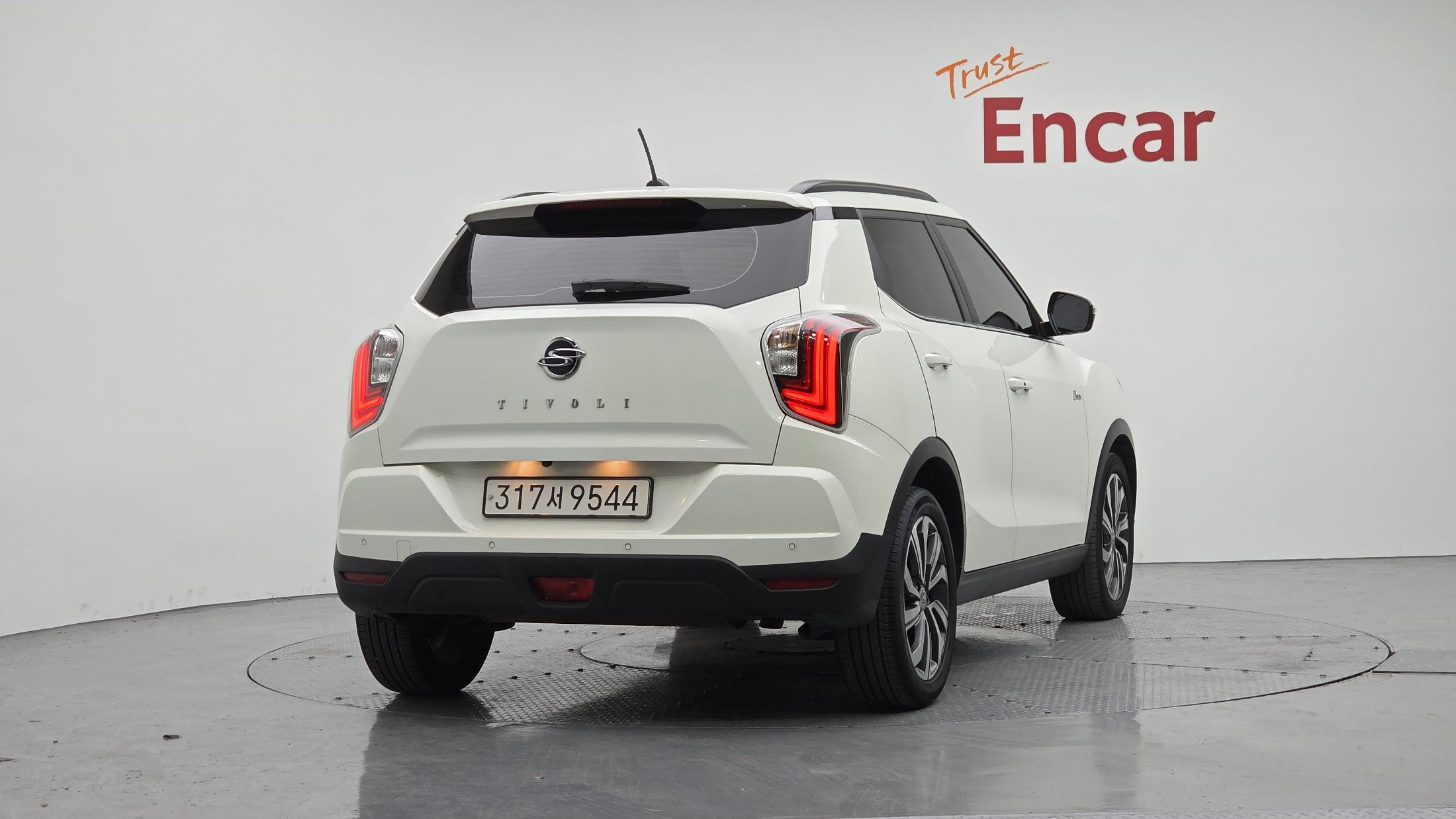 SSANGYONG TIVOLI VERY NEW 2022