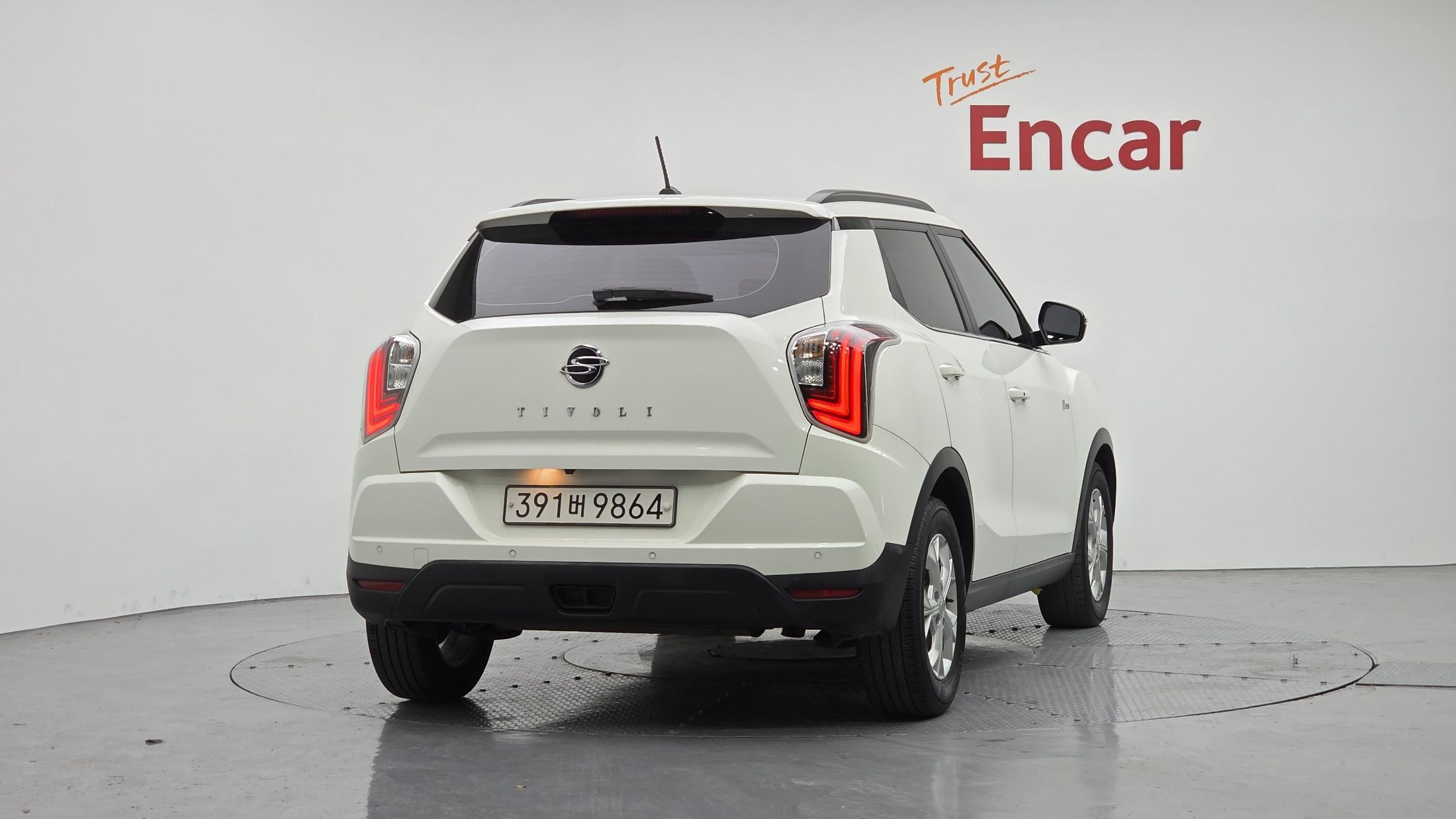 SSANGYONG TIVOLI VERY NEW 2021