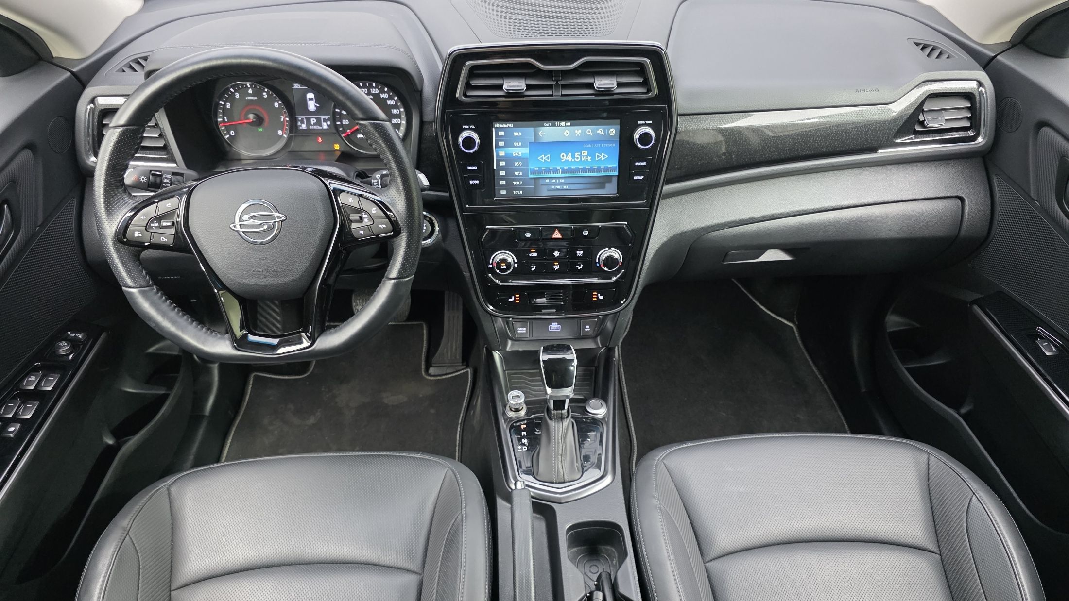 SSANGYONG TIVOLI VERY NEW 2021