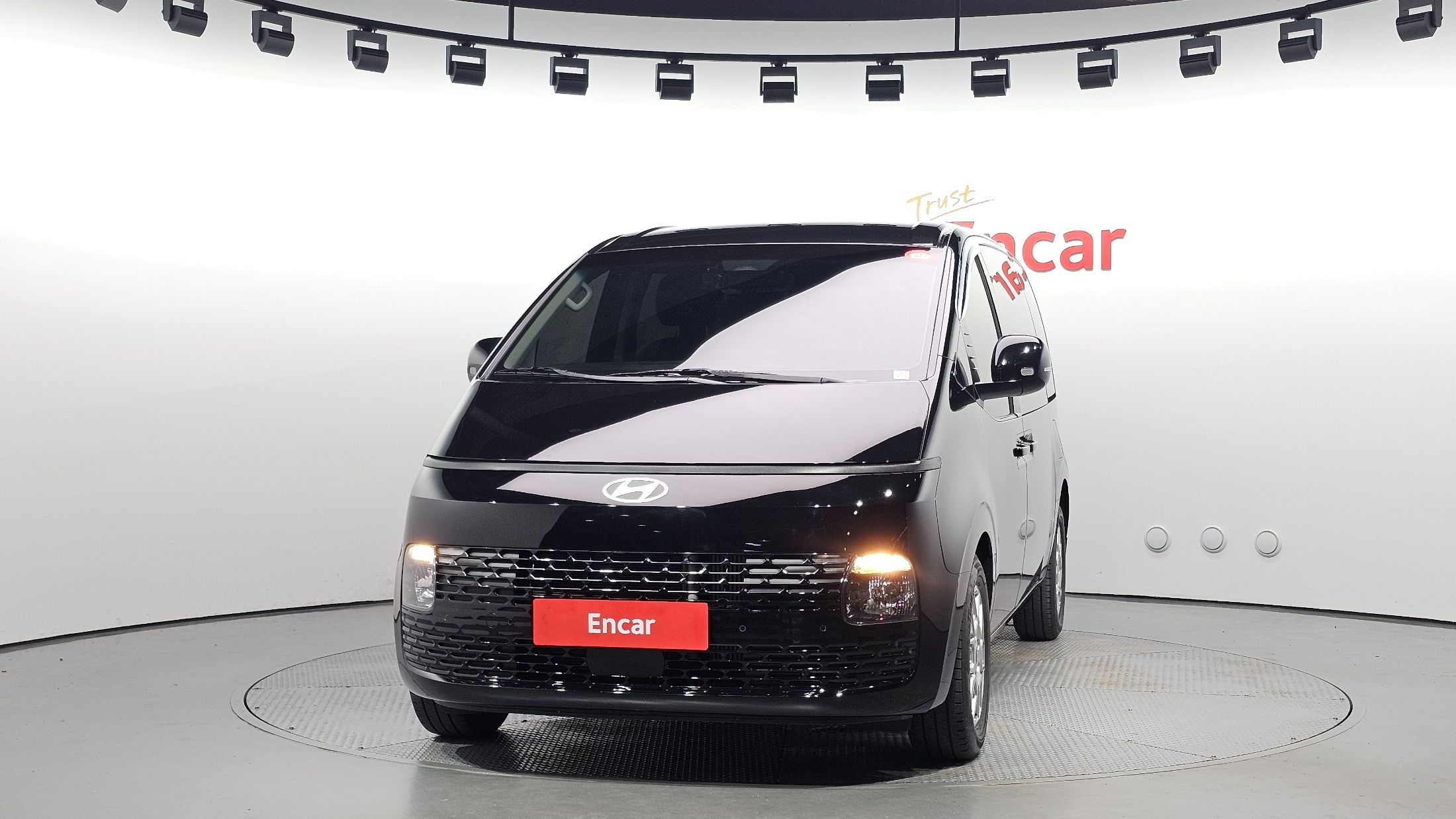 HYUNDAI STARIA 2024