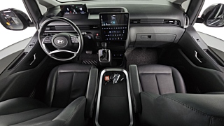 HYUNDAI STARIA 2024