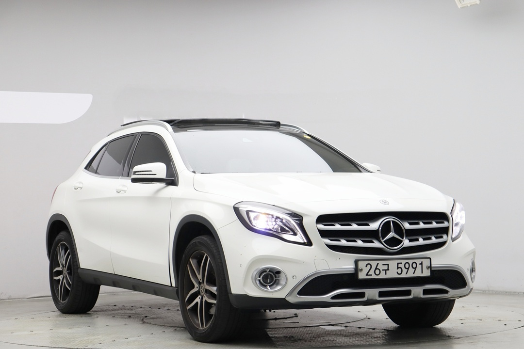 MERCEDES BENZ GLA-CLASS X156 2018