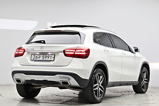 MERCEDES BENZ GLA-CLASS X156 2018