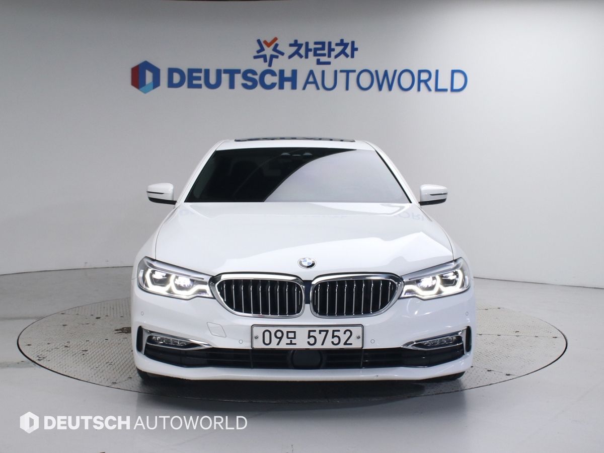 BMW 5-SERIES G30 2018