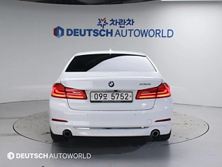 BMW 5-SERIES G30 2018