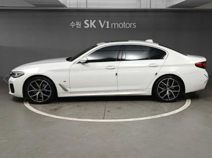 BMW 5-SERIES G30 2021