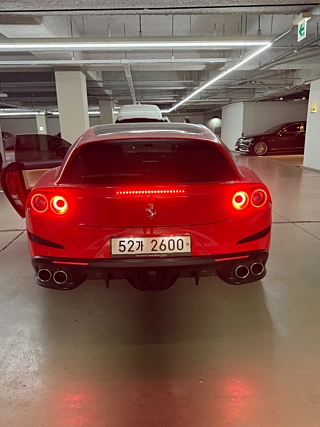 FERRARI GTC4 LUSSO 2018