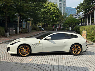 FERRARI GTC4 LUSSO 2019