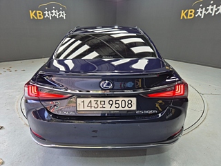 LEXUS ES300H 2020
