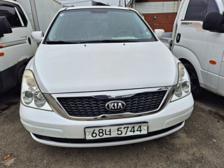 KIA CARNIVAL R 2012