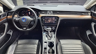 VOLKSWAGEN PASSAT GT B8 2018
