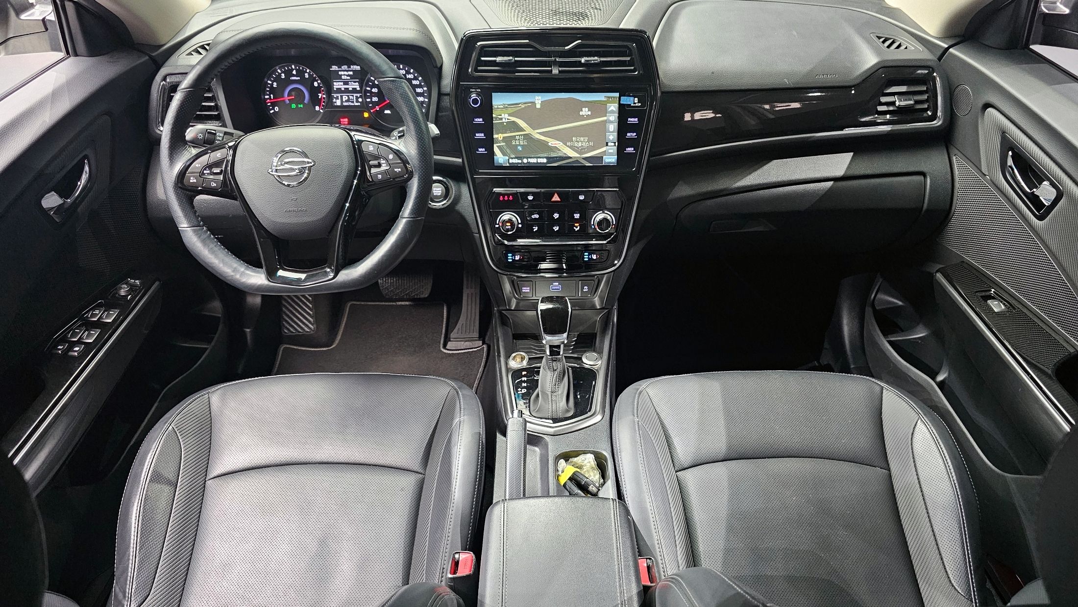 SSANGYONG TIVOLI VERY NEW 2021