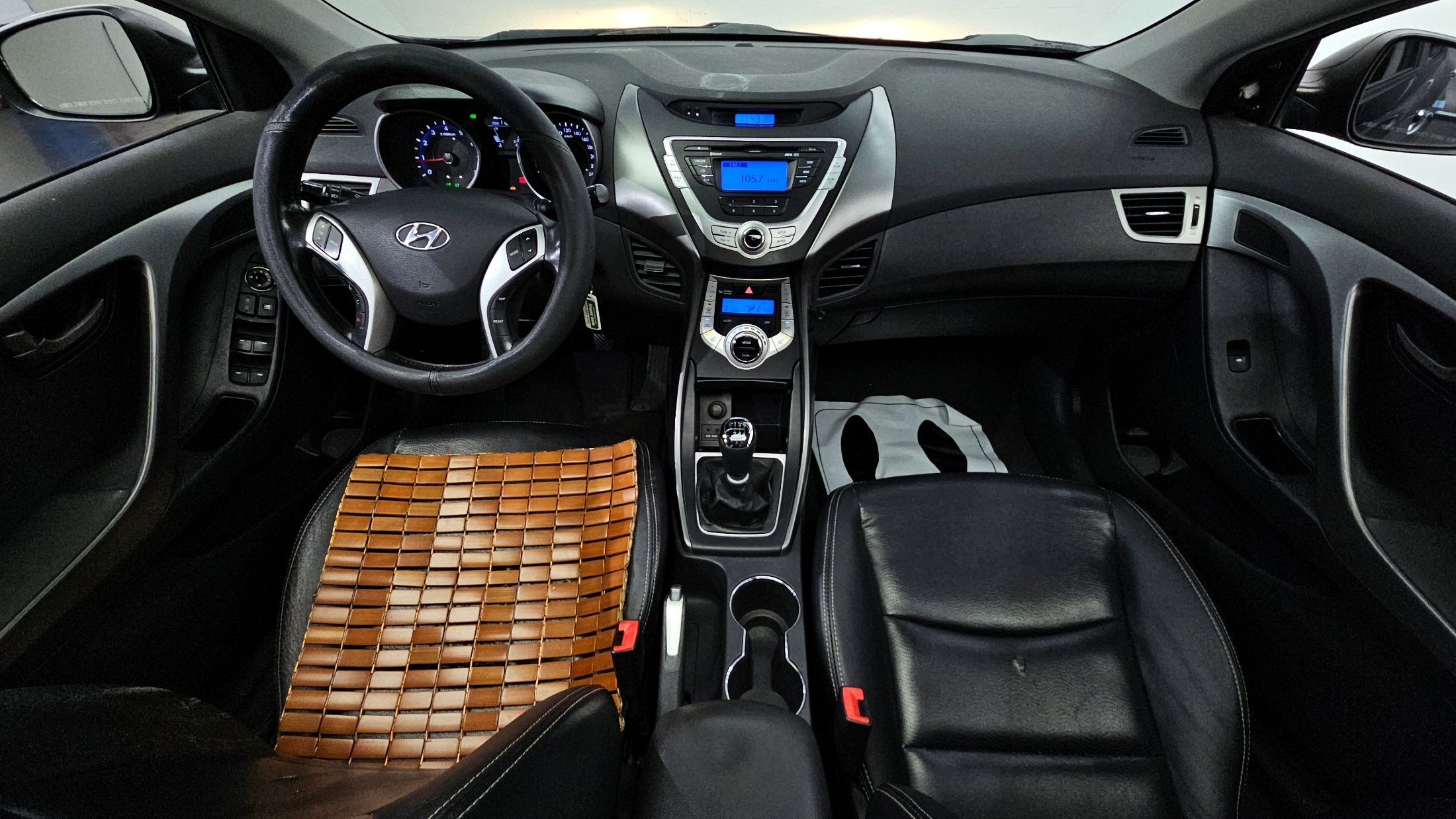 HYUNDAI AVANTE MD 2010