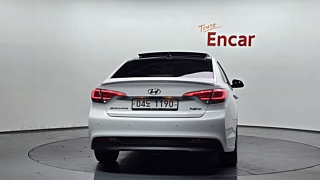 HYUNDAI LF SONATA HYBRID 2017