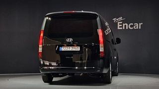 HYUNDAI STARIA 2024
