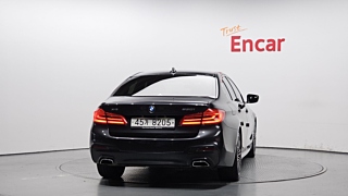 BMW 5-SERIES G30 2019