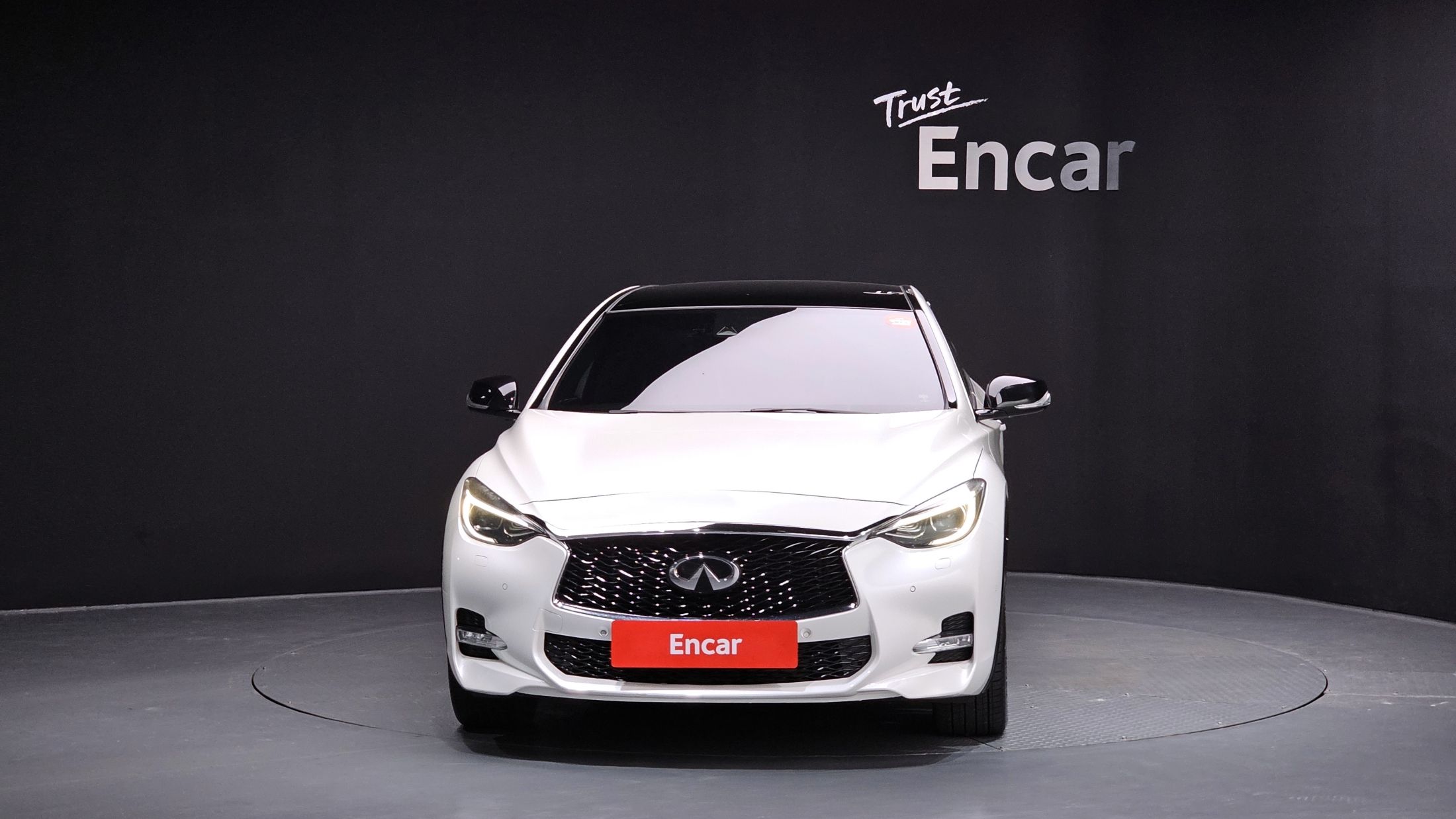 INFINITI Q30 2017