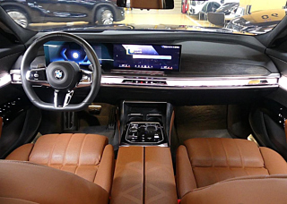 BMW 7-SERIES G70 2023