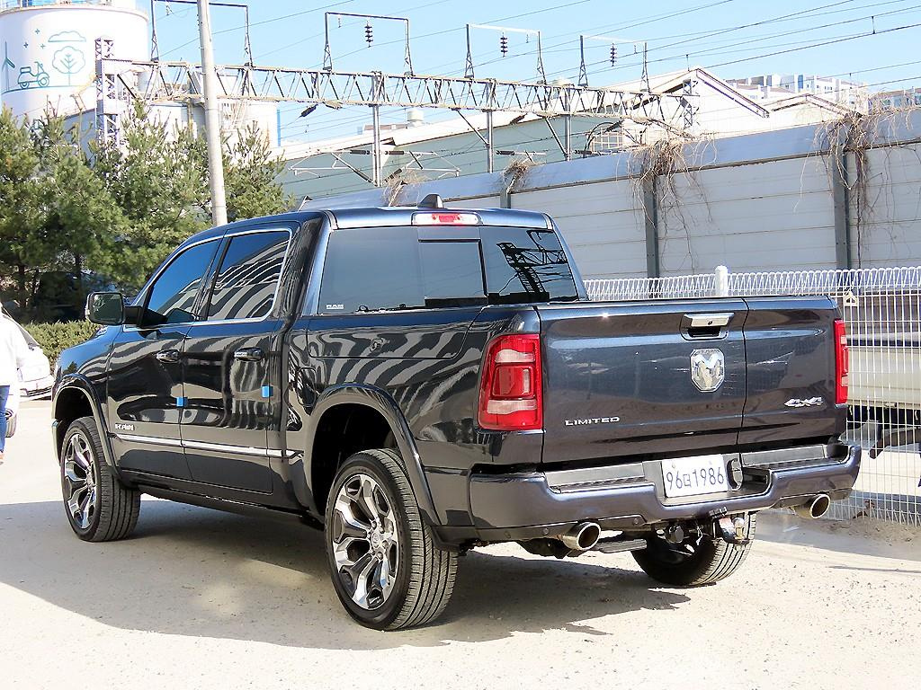 DODGE RAM PICK UP 2021