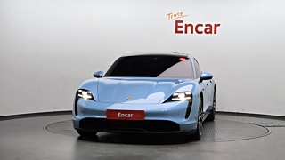 PORSCHE TAYCAN 2021
