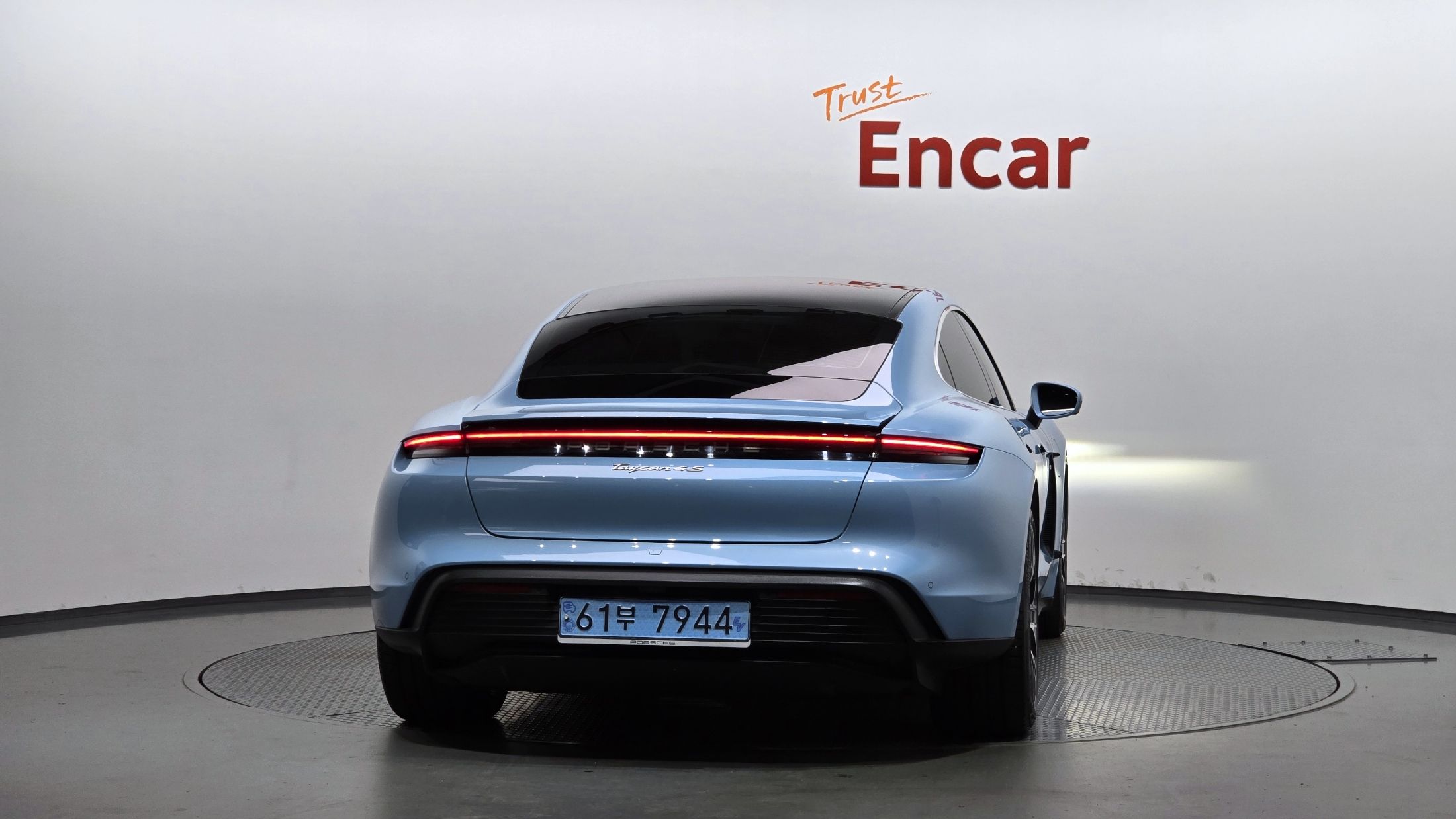 PORSCHE TAYCAN 2021