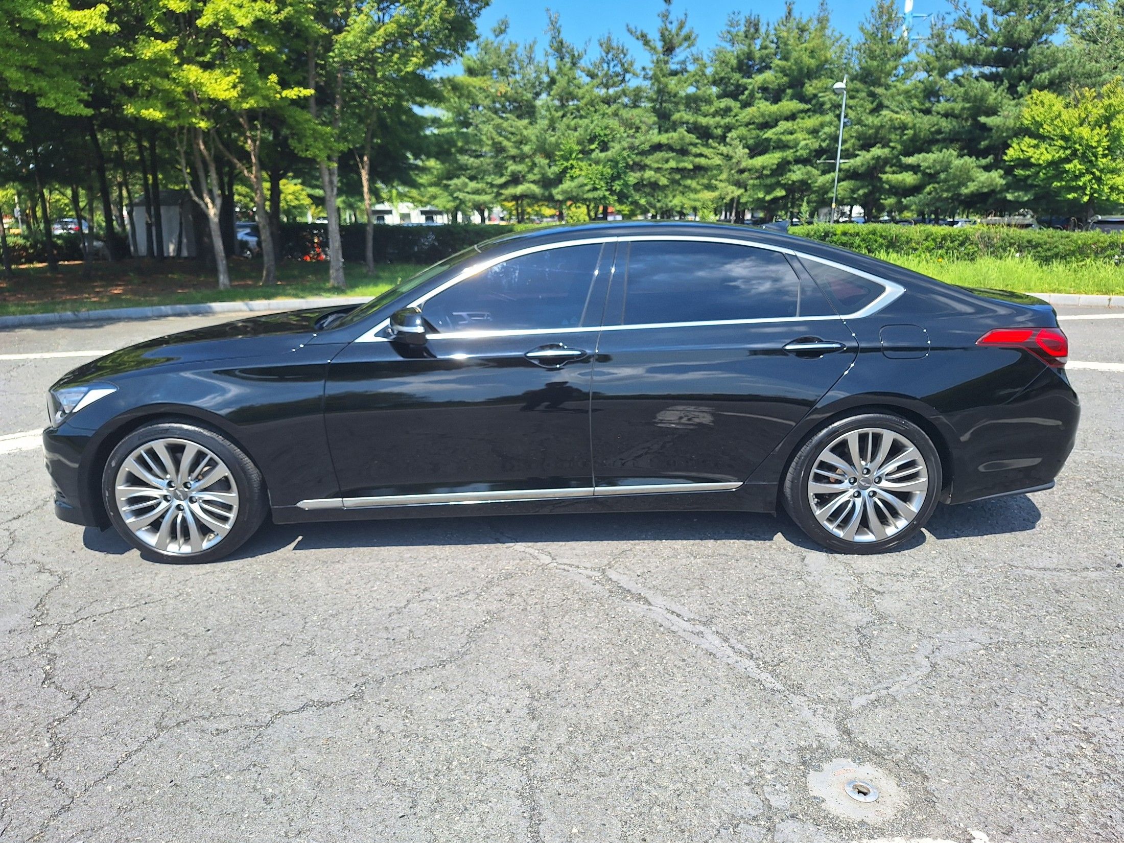 HYUNDAI GENESIS DH 2016