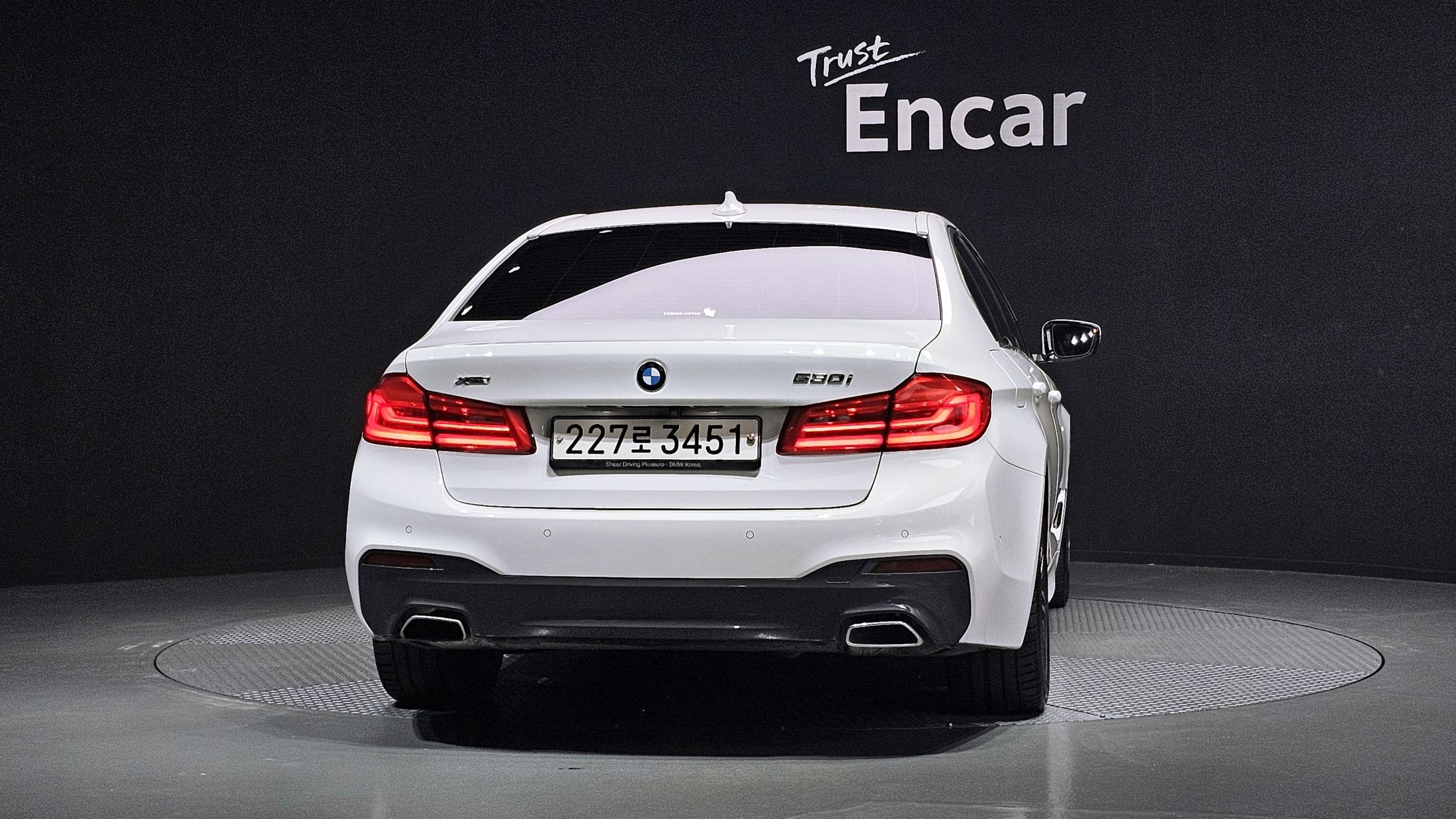 BMW 5-SERIES G30 2019