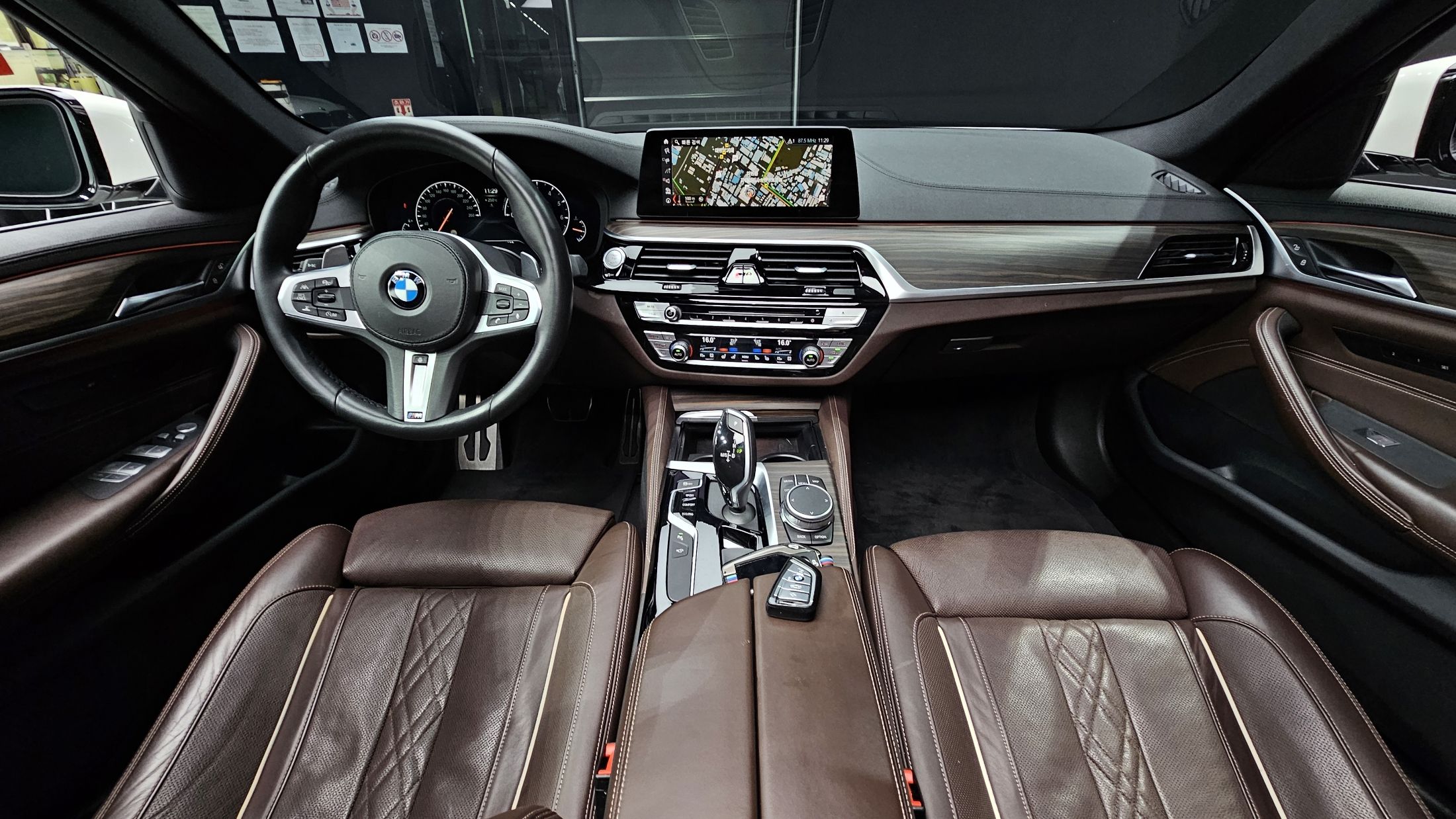 BMW 5-SERIES G30 2019