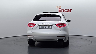 MASERATI LEVANTE 2019