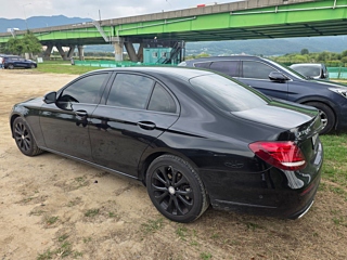 MERCEDES BENZ E-CLASS W213 2016