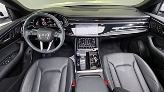 AUDI Q8 4M 2023