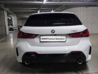 BMW 1-SERIES F40 2021