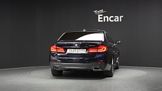 BMW 5-SERIES G30 2019