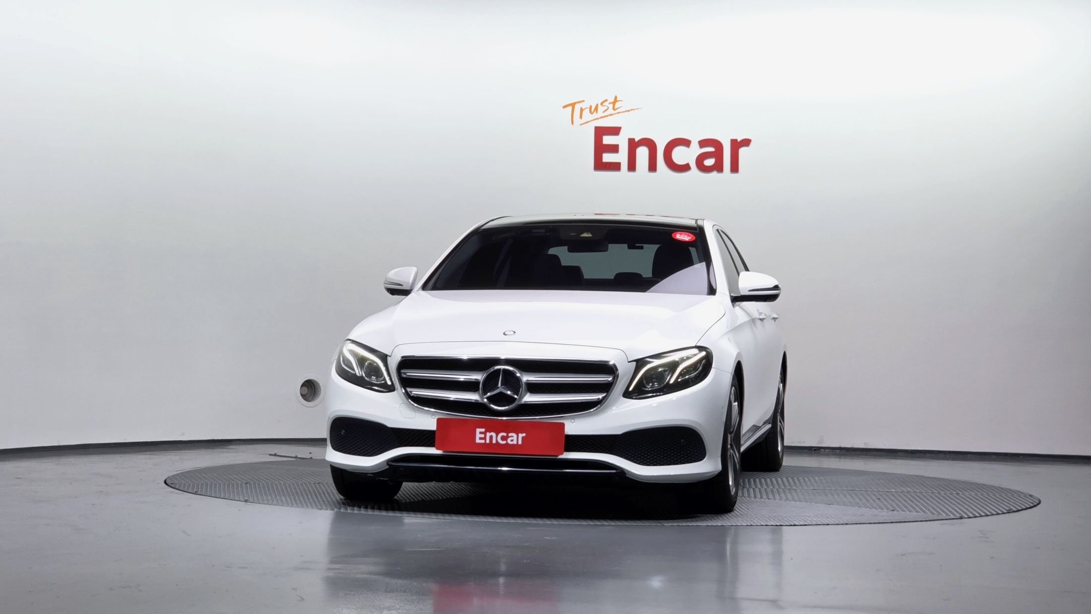 MERCEDES BENZ E-CLASS W213 2016