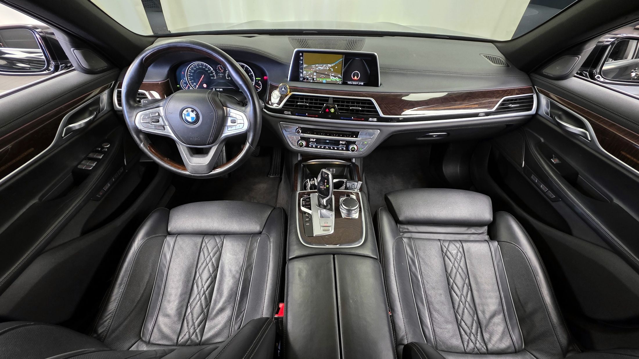 BMW 7-SERIES G11 2016
