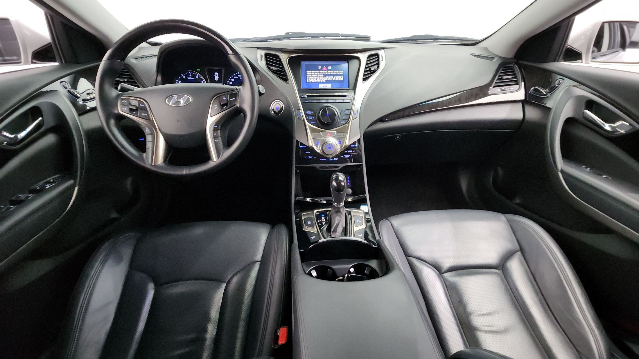 HYUNDAI GRANDEUR HG 2011