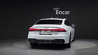 AUDI A7 4K 2021