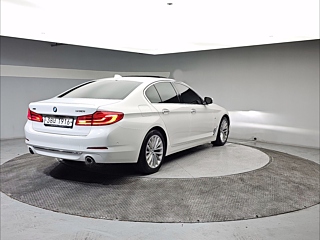 BMW 5-SERIES G30 2018