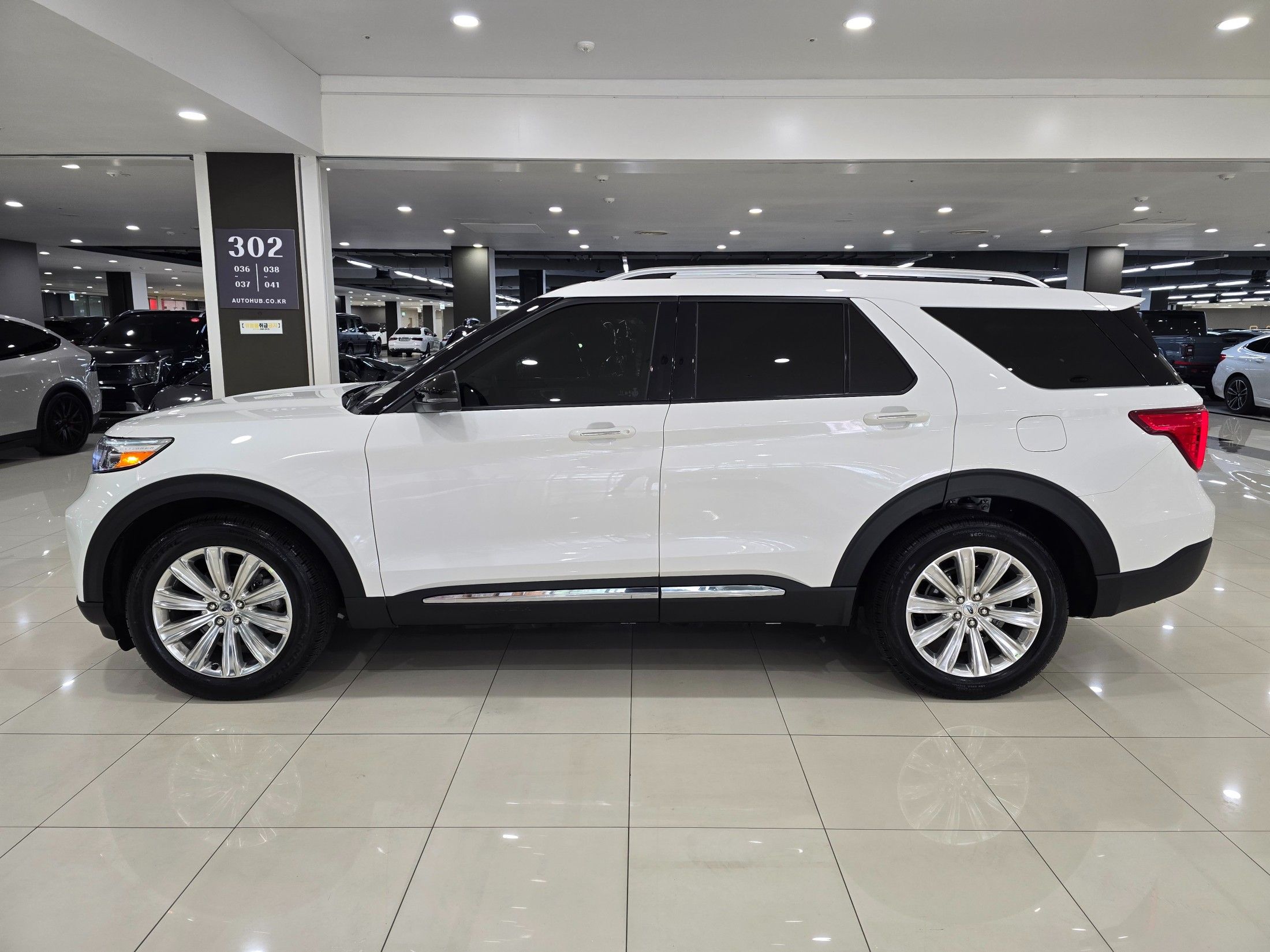 FORD EXPLORER 2021