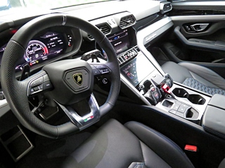 LAMBORGHINI URUS 2020