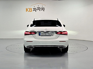 MERCEDES BENZ E-CLASS W213 2021