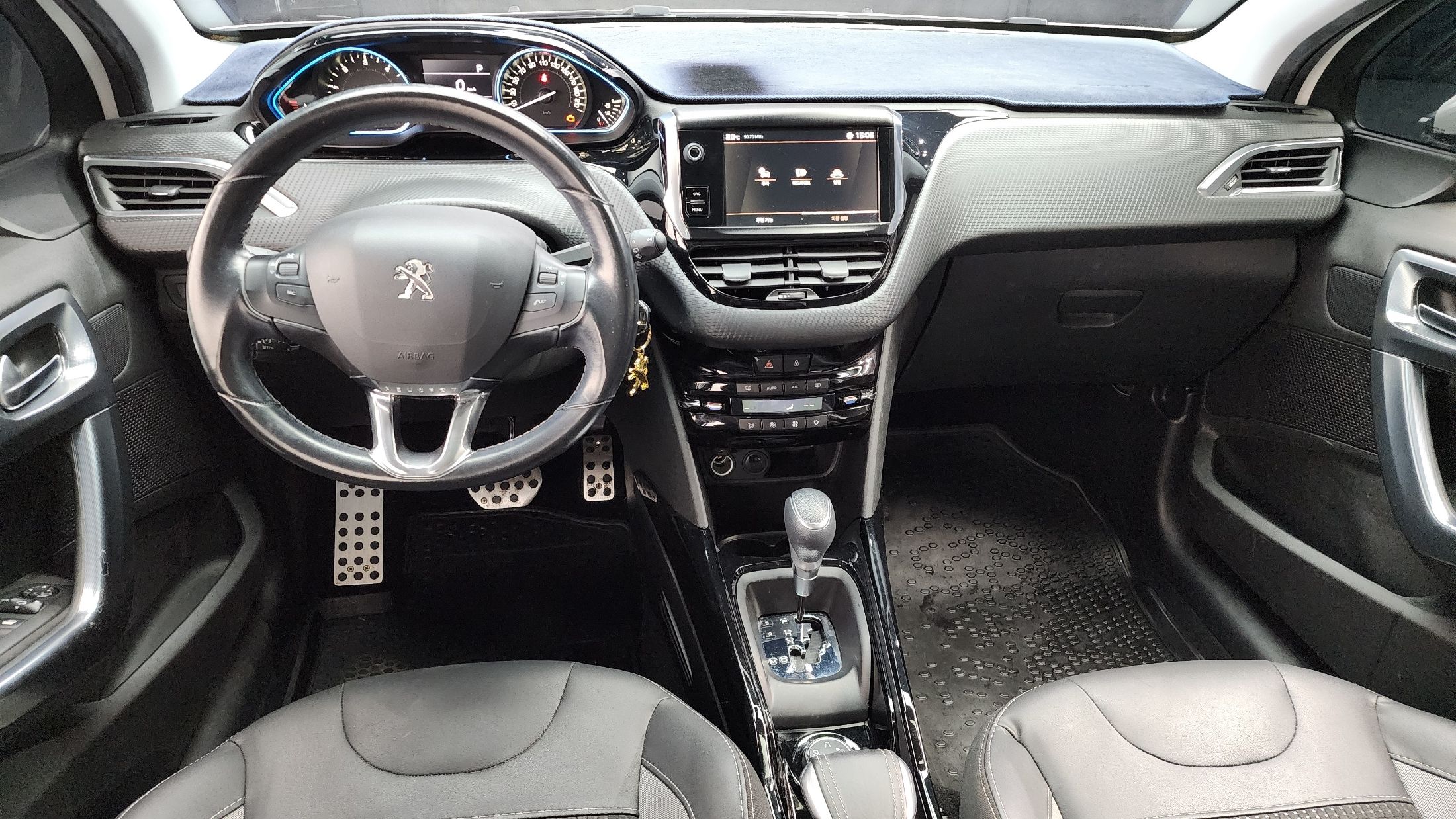 PEUGEOT 2008 2019