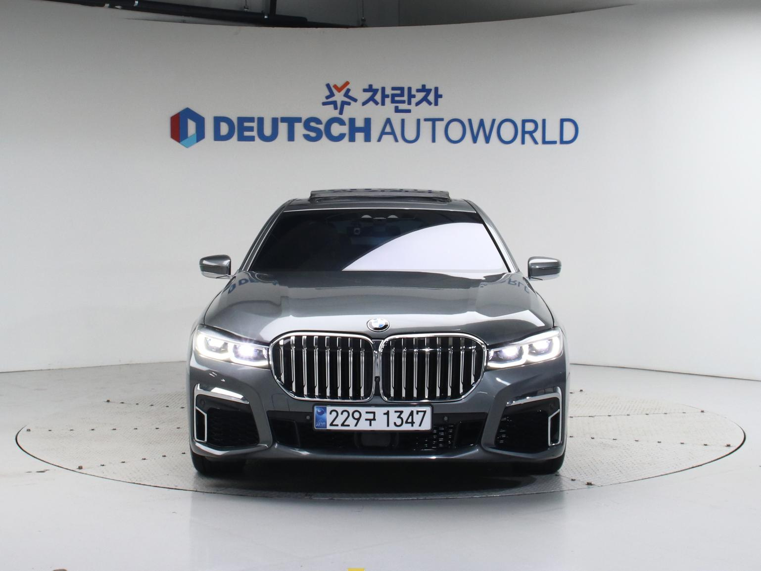 BMW 7-SERIES G11 2016