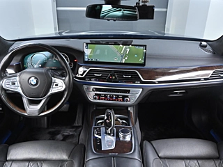 BMW 7-SERIES G11 2016
