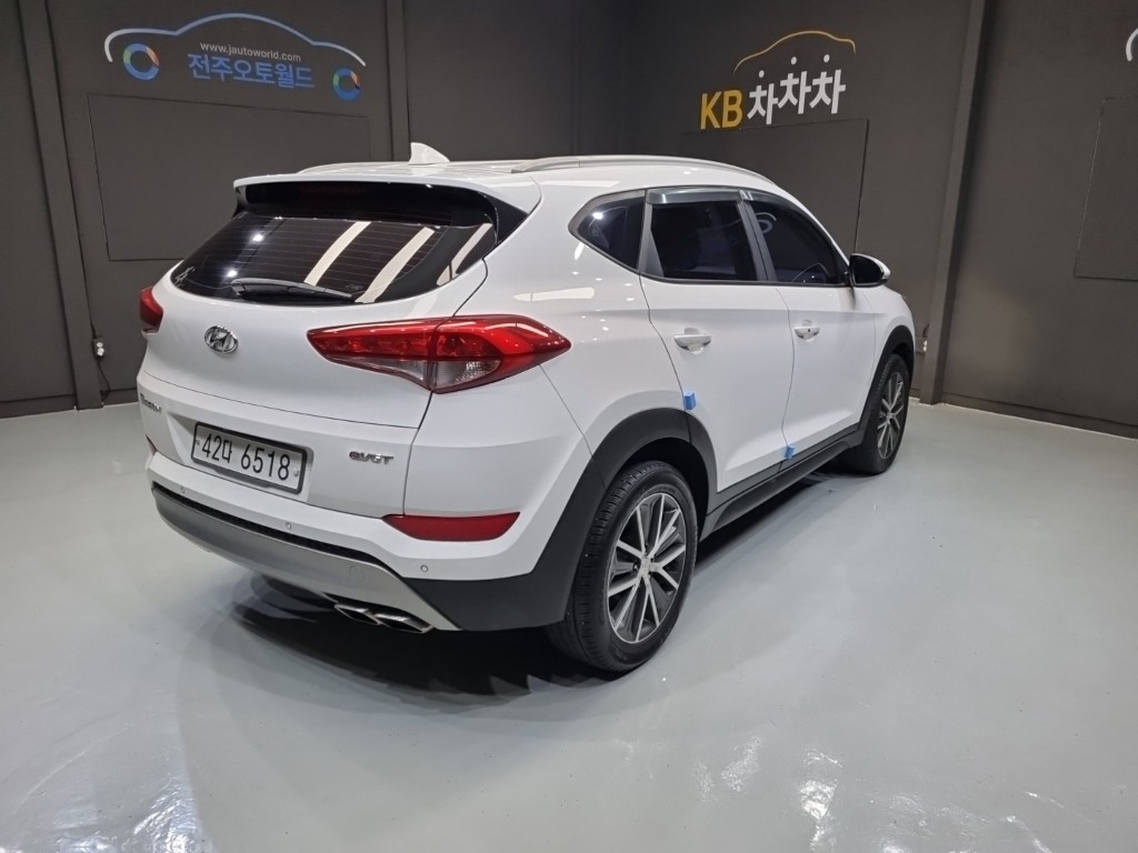 HYUNDAI TUCSON 2017