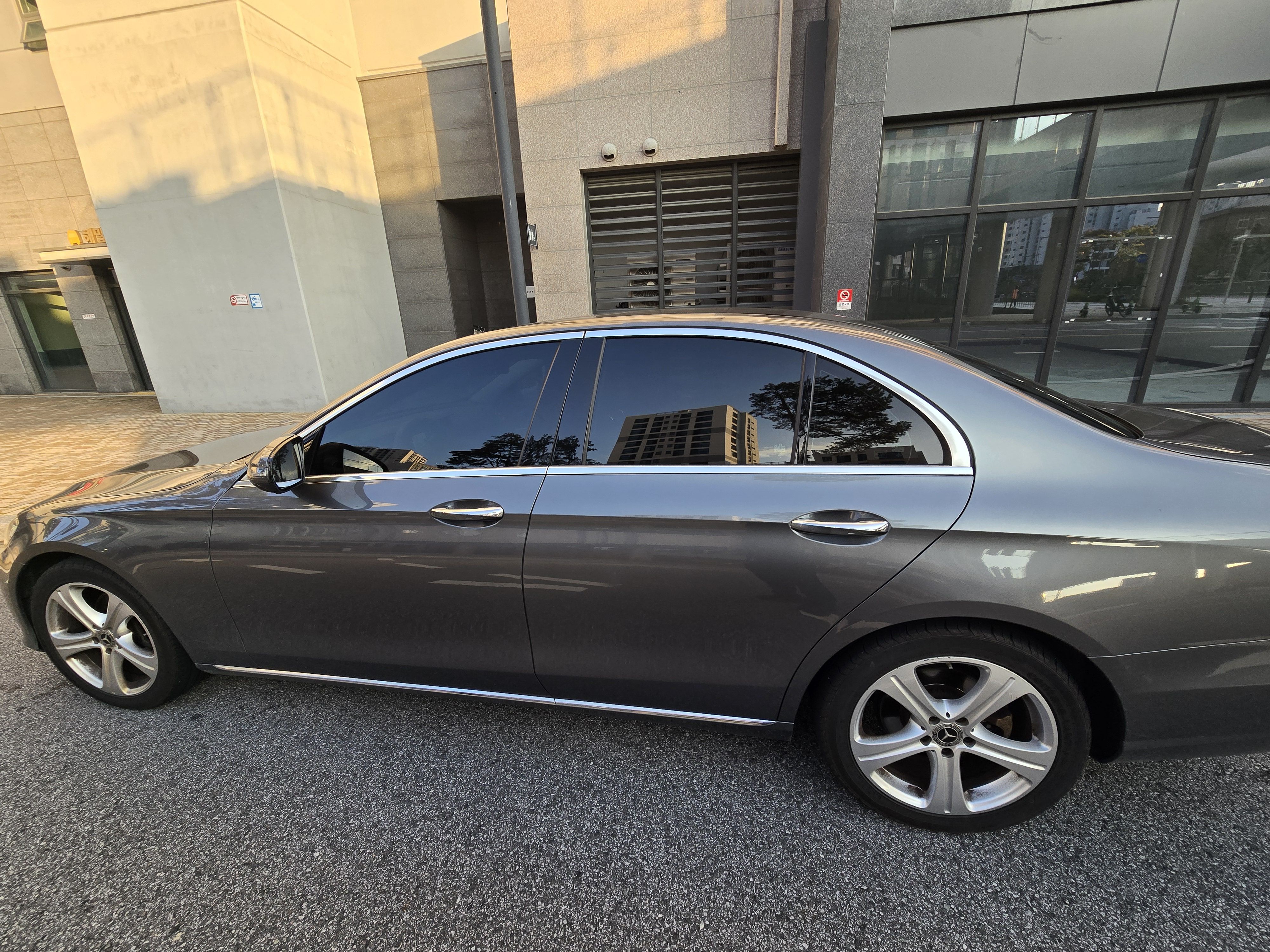 MERCEDES BENZ E-CLASS W213 2017