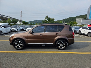 SSANGYONG REXTON W 2015
