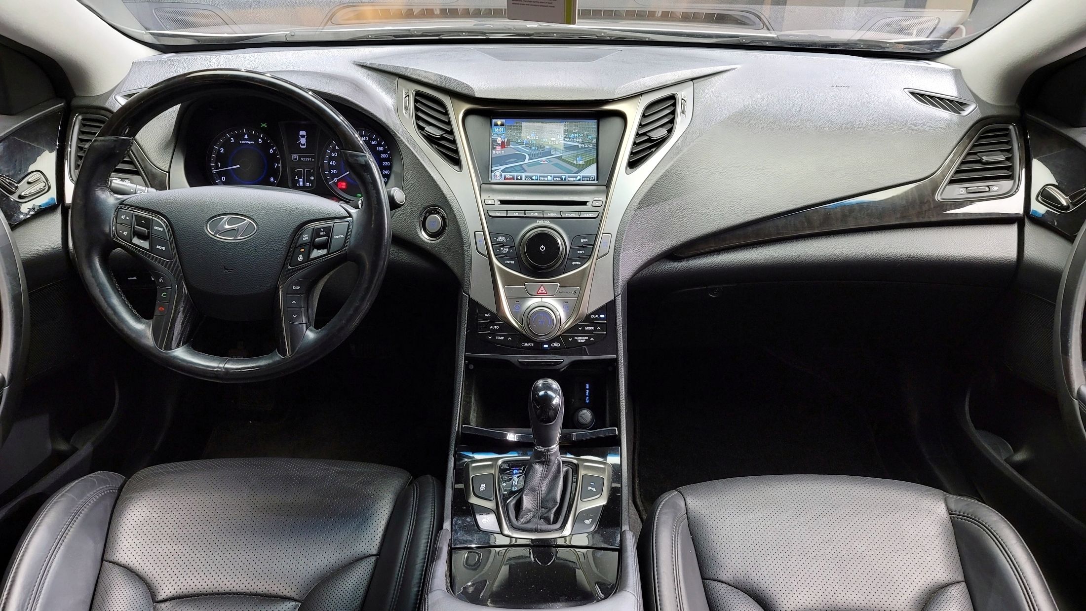 HYUNDAI GRANDEUR HG 2012