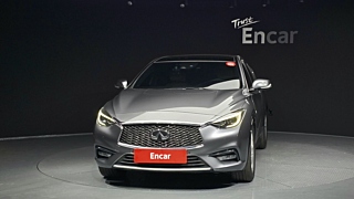 INFINITI Q30 2019