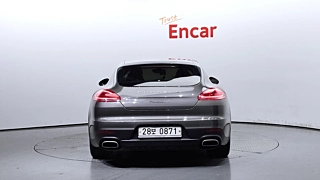 PORSCHE PANAMERA 2016